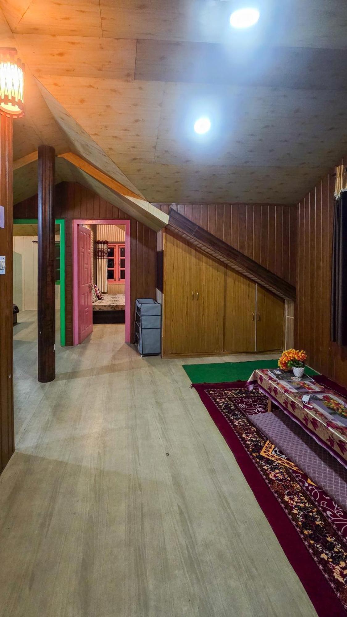 The City Escape Farmstay Shimla Phòng bức ảnh
